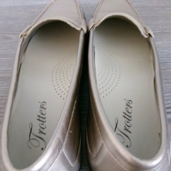 Trotters FRANCIE II Gold Metallic Leather Loafers 7.5N 7.5 Narrow - Picture 9 of 15